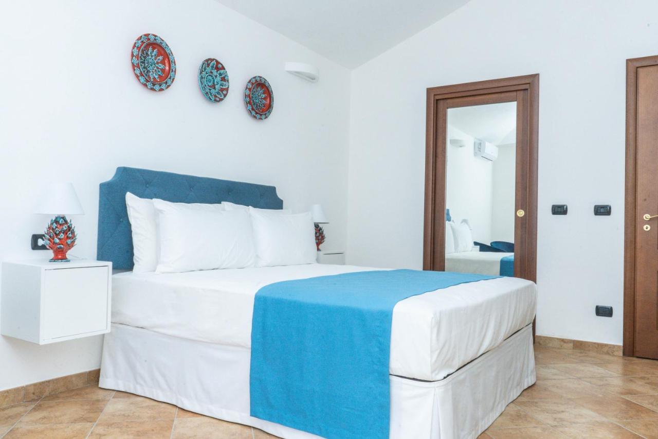 Relais Ruggiero Bed & Breakfast Le Castella  Dış mekan fotoğraf